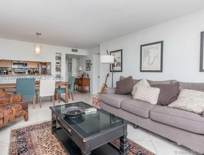 Comprar apartamento en Charter Club Condos 1006