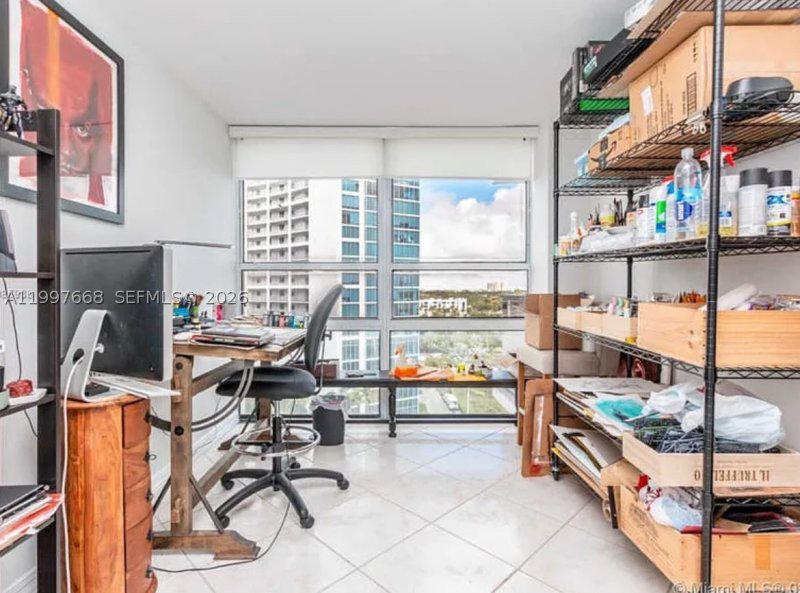 Comprar apartamento en Charter Club Condos 1006