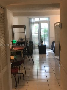 Aluguel de apartamento no University Inn 1111B