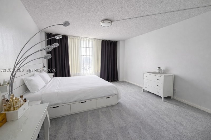 Condo for sale at Hallmark of Hollywood 1623