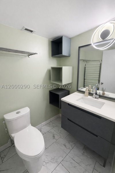 Condo for sale at Hallmark of Hollywood 1623