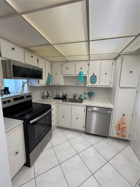 Condo for sale at Hallmark of Hollywood 1623