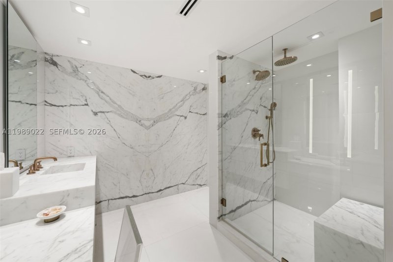 Condo for sale at Bal Harbour Tower Condo 11J