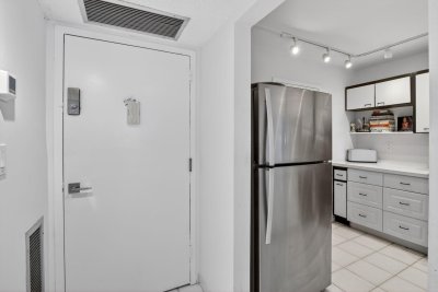 Comprar apartamento en East Point Towers 517