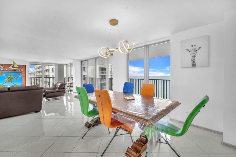 Apartment for rent at Plaza South 14f