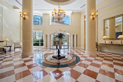 Comprar apartamento en Turnberry Village 314