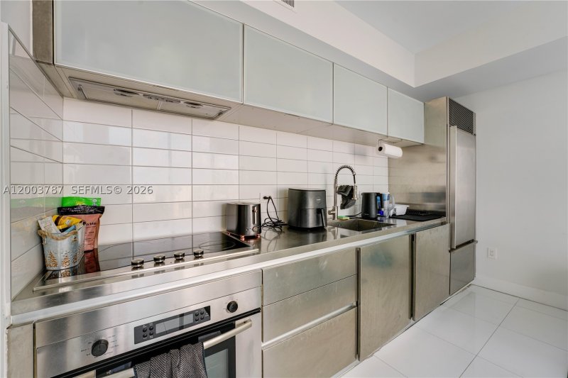 Condo for sale at Ten Museum Park 1905