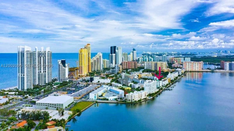 Condo for sale at Le Montcalm 201