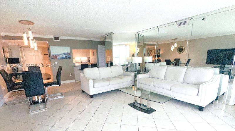 Condo for sale at Le Montcalm 201