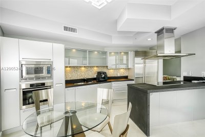 Comprar apartamento no Trump Royale 1701