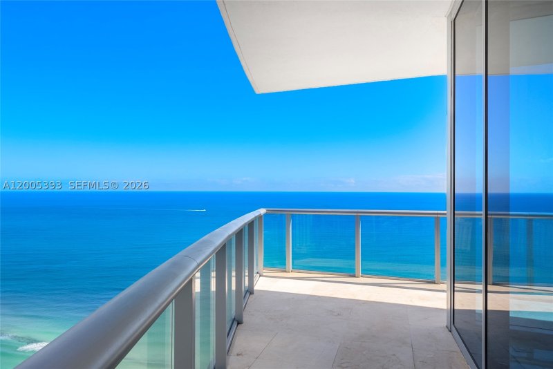 Comprar apartamento no Jade Beach 4208