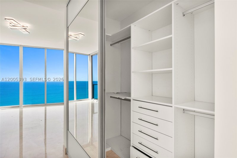 Comprar apartamento no Jade Beach 4208