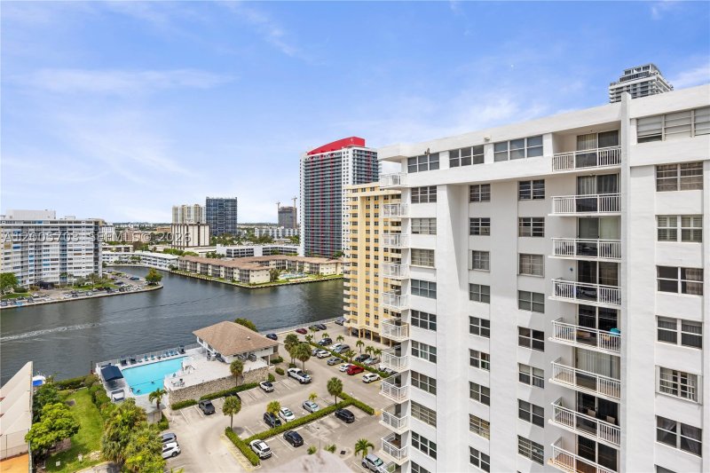 Condo for sale at Prince George 15B