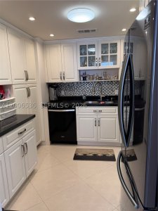 Aluguel de apartamento no The Hemispheres 21P