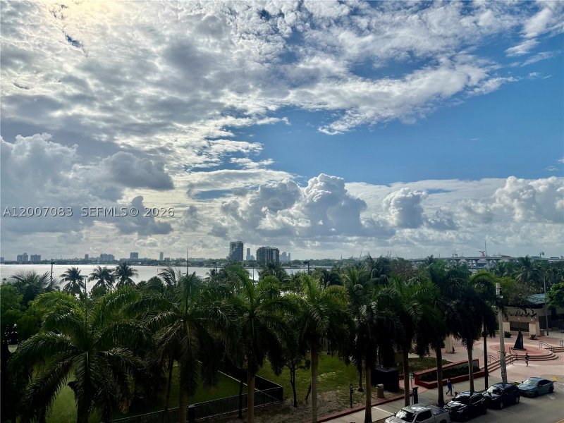 Condo for sale at 1800 Club 303