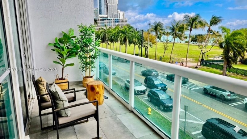 Condo for sale at 1800 Club 303