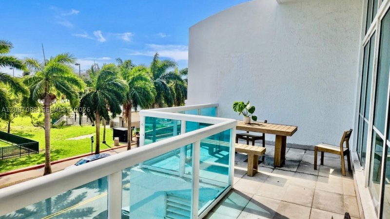 Condo for sale at 1800 Club 303