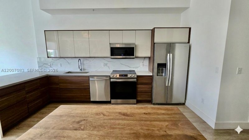 Condo for sale at 1800 Club 303