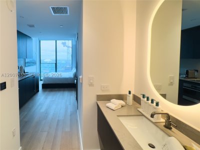 Aluguel de apartamento no E11EVEN Hotel & Residences 3012A