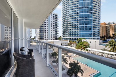 Comprar apartamento no Aquarius Towers 504S
