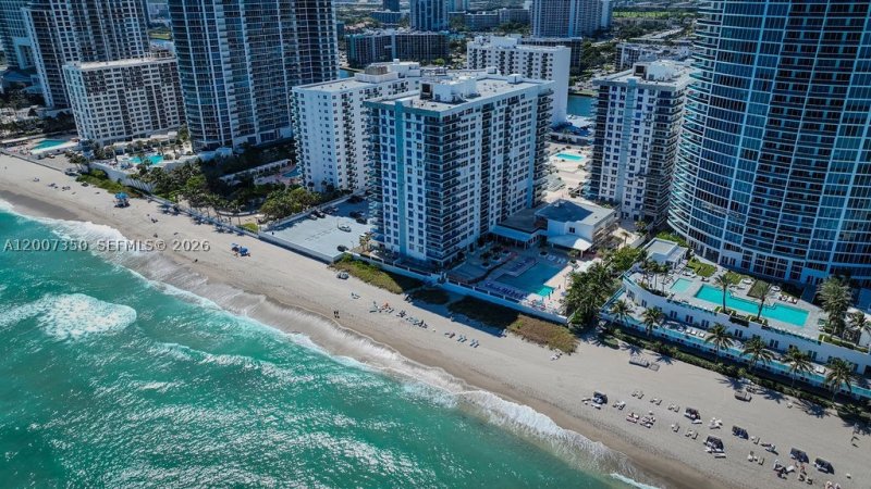 Condo for sale at Aquarius Towers 504S