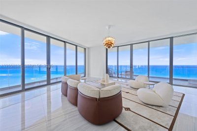 Residences by Armani / Casa Apt #700