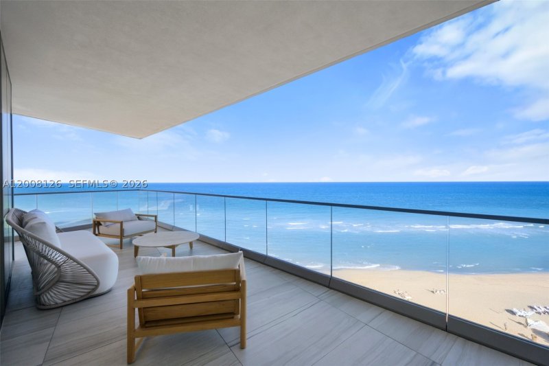 Alquiler de apartamento en Residences by Armani / Casa 700