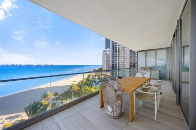 Alquiler de apartamento en Residences by Armani / Casa 700