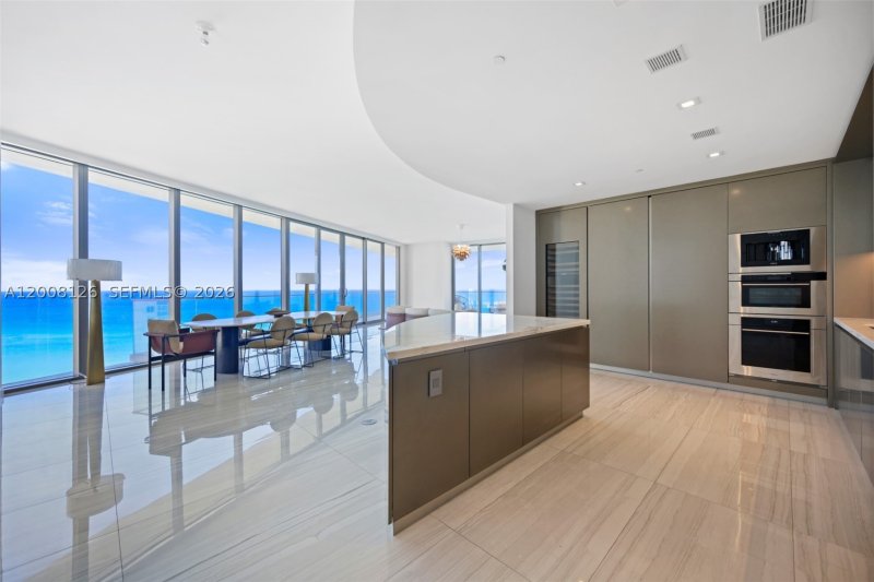 Alquiler de apartamento en Residences by Armani / Casa 700