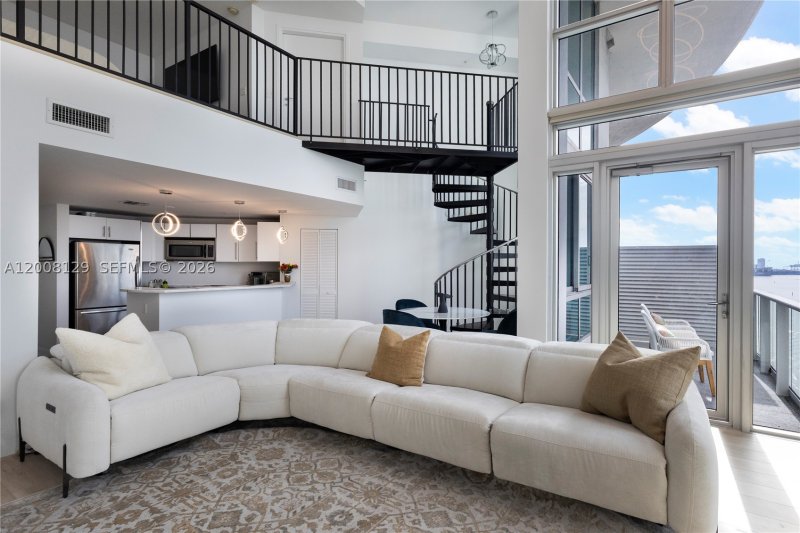Apartment for rent at Met 1 L-1014
