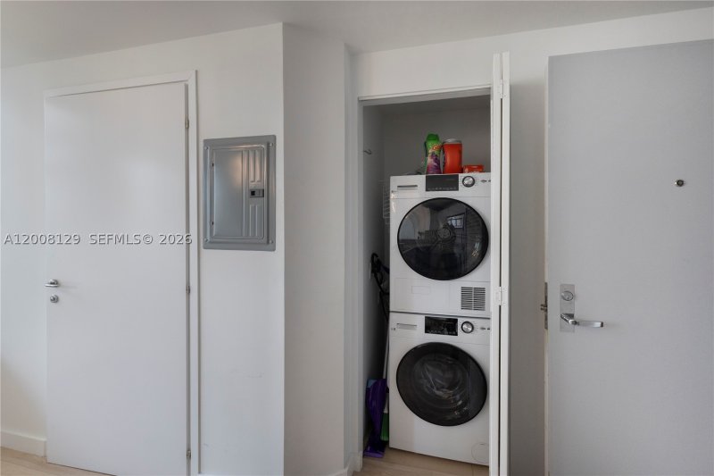 Apartment for rent at Met 1 L-1014