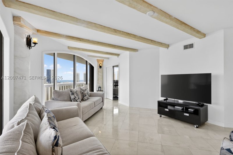 Condo for sale at 3000 Williams Island 2305