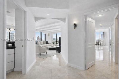 Comprar apartamento no 3000 Williams Island 2305