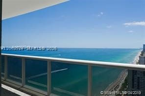Aluguel de apartamento no Beach Club Two 3910