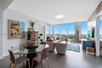 Comprar apartamento no Ten Museum Park 3607