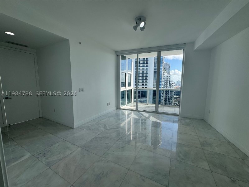 Alquiler de apartamento en Trump Royale 3505