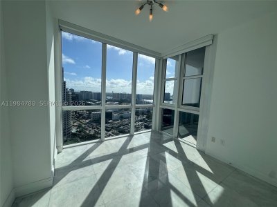 Aluguel de apartamento no Trump Royale 3505