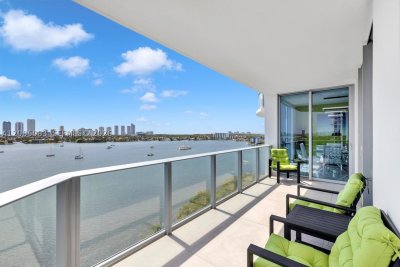 Comprar apartamento en Marina Palms Yacht Club 909