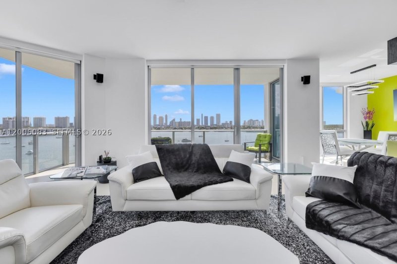 Comprar apartamento en Marina Palms Yacht Club 909