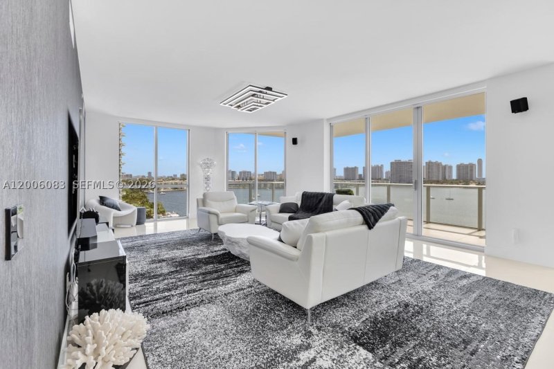 Comprar apartamento en Marina Palms Yacht Club 909