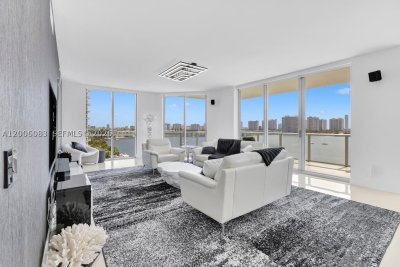 Comprar apartamento en Marina Palms Yacht Club 909