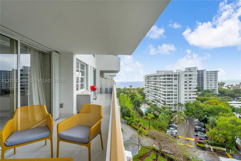 Apartment for rent at Commodore Club West 1105