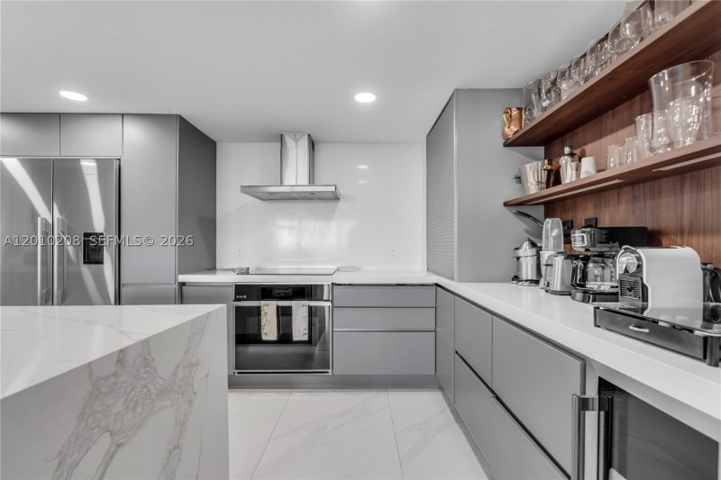 Apartment for rent at Commodore Club West 1105