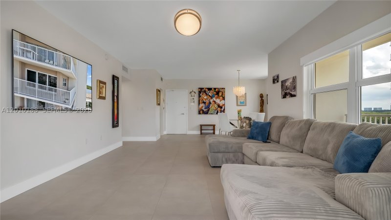 Condo for sale at Arlen House 605