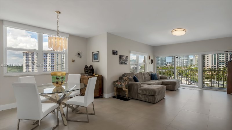 Condo for sale at Arlen House 605