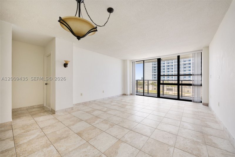 Comprar apartamento en Charter Club Condos 1109