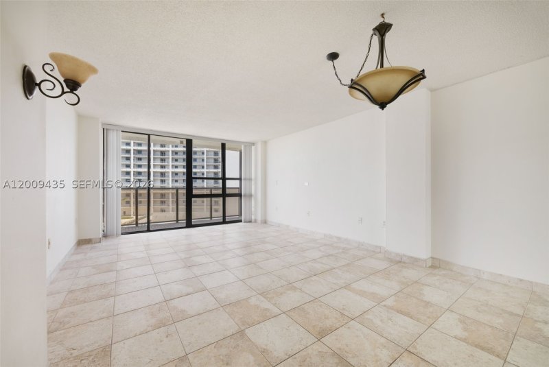Comprar apartamento en Charter Club Condos 1109