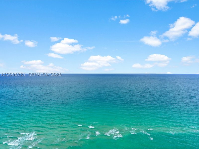 Comprar apartamento en Chateau Beach Residences 2302