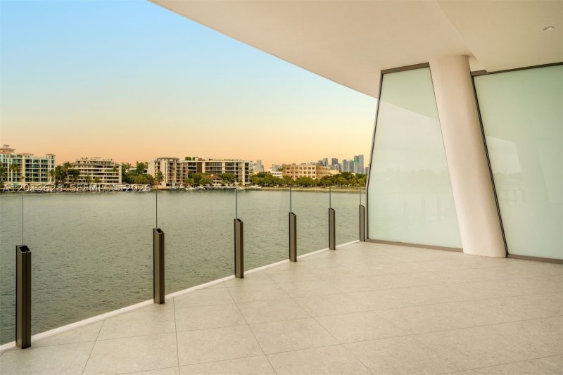 Alquiler de apartamento en Vita at Grove Isle S302