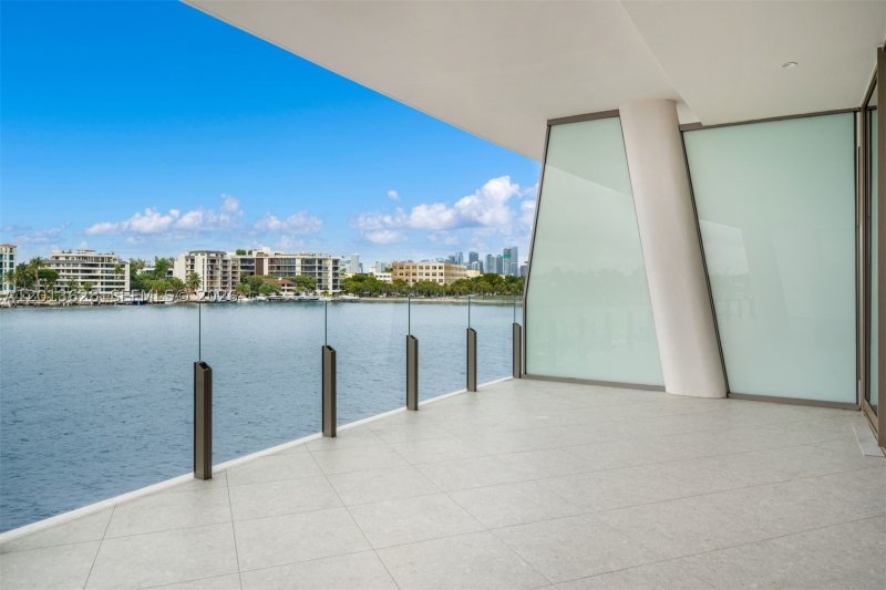 Alquiler de apartamento en Vita at Grove Isle S302